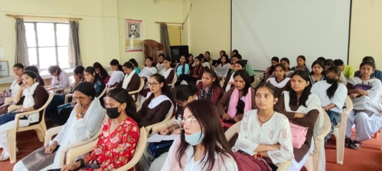 चमोली : जोशीमठ महाविद्यालय में कार्यशाला, छात्र-छात्राओं को शिक्षा व कौशल विकास की दी जानकारी