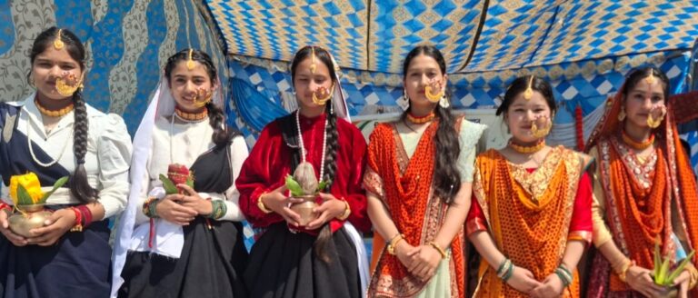 ऊखीमठ : वंदे मातरम् के 150 वर्ष पूरे होने पर विद्यालयों में गूंजे देशभक्ति के स्वर