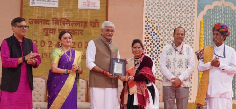 देहरादून : हेमा नेगी करासी को उस्ताद बिस्मिल्लाह खाँ युवा पुरस्कार
