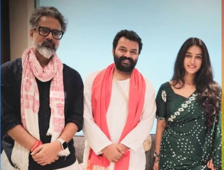 देहरादून : कैंची धाम पहुंची ‘हनुमान अंश’ की टीम, बाबा नीम करौली से लिया आशीर्वाद